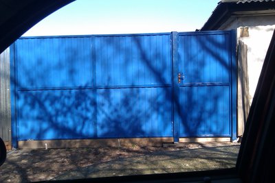 ворота в гараж и двор