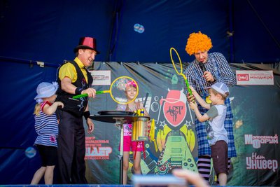 Шоу мыльных пузырей.