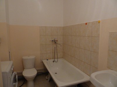 Сдам 1-комн. Киренского 22 (Орбита)  новый дом ПВХ, кафель, СМА, ТВ, холод-к, эл.плита, с мебелью. Вид на Енисей. Студия. Надолго. Русским. Цена 13500 руб. помесячно.