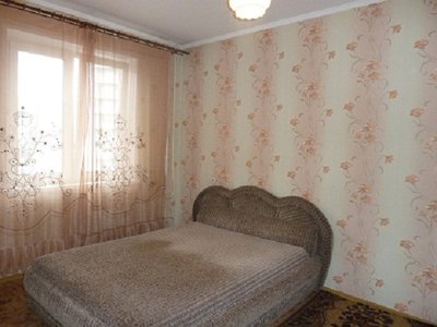Продам 2-комн. Линейная 90, 6/10п, 54кв.м, новый дом, состояние хорошее, ПВХ, кафель. Закрытый двор. Один собственник. Более 3-х лет в собственности (вся сумма в договоре), подходит под ипотеку. Цена 3290т.р.