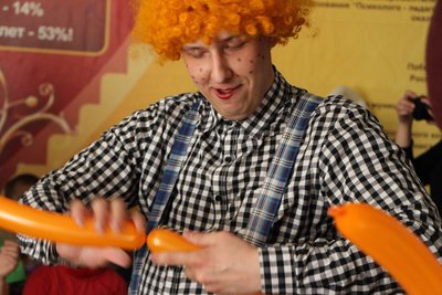 Сладкоежка Карлсон на детский праздник.