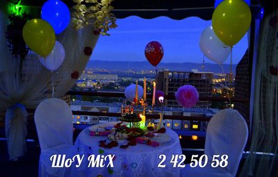 Свидание на крыше,романтический ужин.