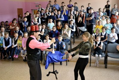 Фокусник волшебник на детский праздник.