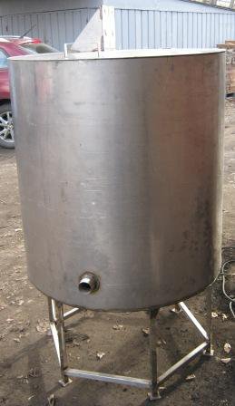 Емкость под воду из нержавейки или черного металла