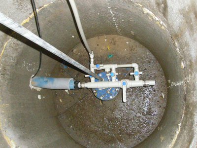 Кессон для скважины. Водопровод.