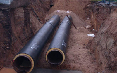 Прокладка теплотрассы, прокладка кабеля в земле. 