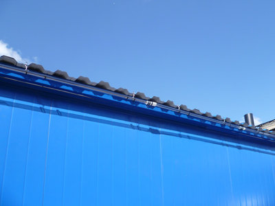 Вибротрос для борьбы с сосульками