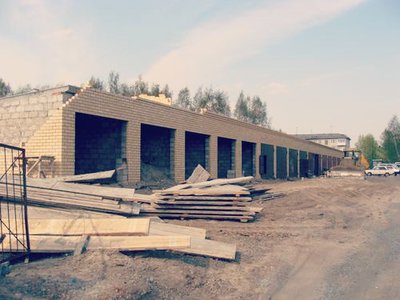 Строительство гаражей в Красноярске от котлована до косметической отделки. 