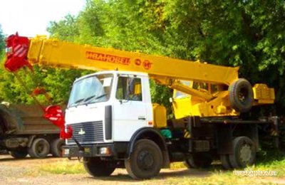 Аренда. Услуги автокрана в Красноярске на базе Камаз грузоподъемностью 25т.  Услуги Автокрана Ивановец 14-16 тонн 