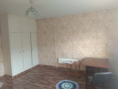  ВСЕМ Сдам комнату в общежитии на длительный срок.   Собственник. 18кв.м. 