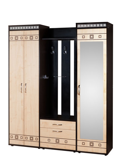 Продам прихожие