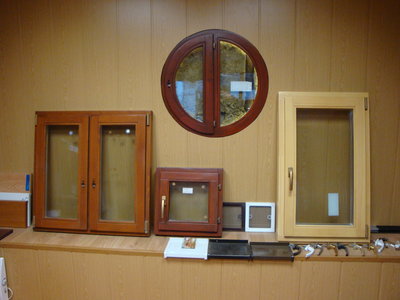 Изготовление деревянных окон по индивидуальным размерам. Остекление всех видов зданий. 