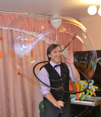 Шоу Гигантских мыльных пузырей