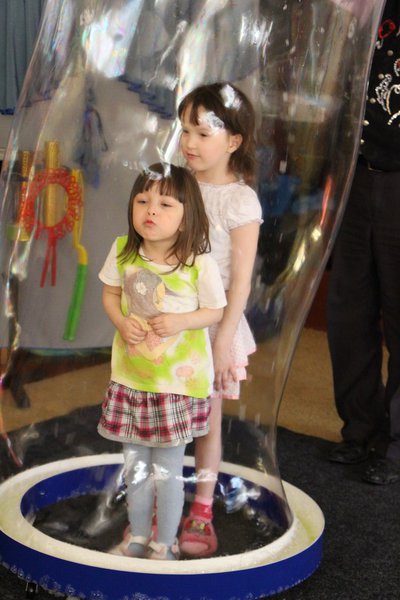 Шоу Гигантских мыльных пузырей