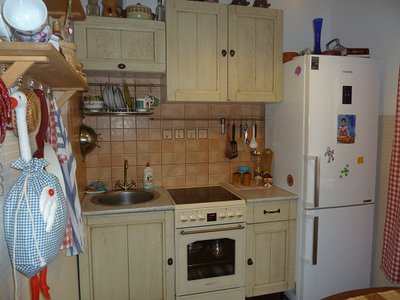 Продам 1-комн. Красномосковская 37, 3/5кир, 35/20/7, улучш, электро, состояние отличное – сделан ремонт: окна ПВХ, натяжной потолок, стены выровнены, свежие обои, новая сантехника и трубы, кафель, установлены водосчетки. В коридоре вместительный шкаф, хор