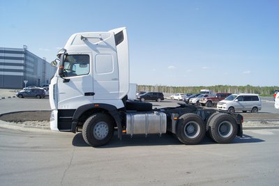 Продам Тягач Howo A7