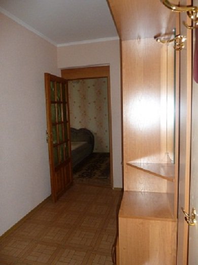 Продам 2-комн. Линейная 90, 6/10п, 54кв.м, новый дом, состояние хорошее, ПВХ, кафель. Закрытый двор. Один собственник. Более 3-х лет в собственности (вся сумма в договоре), подходит под ипотеку. Цена 3270т.р. 