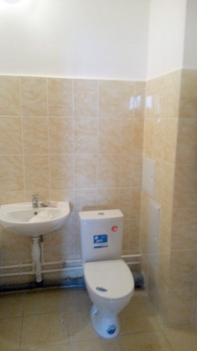 Сдам 2-комн. 9 Мая 83 ( ТРЦ &laquo;Планета&raquo;),  7/25мк, 58кв.м, новый дом, никто еще не жил. Состояние хорошее: ПВХ, сан.узел – кафель. Без мебели, есть электроплита. Русским, надолго. Цена 18000 руб. помесячно.