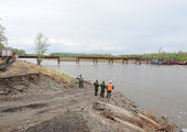 В Хакасии паводок осложнил возведение переправы вместо упавшего железнодорожного моста