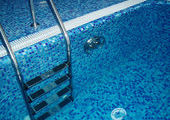 В Туве в бассейне утонул 12-летний подросток