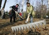 Жители Абакана начали очищать город от грязи