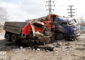 В Красноярске из-за пешехода столкнулись два грузовика