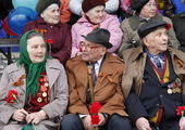В Красноярске не всем ветеранам разрешили смотреть парад Победы.