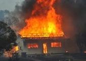 В Ачинске мужчина, разжигая печь, нечаянно поджег дом