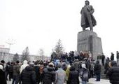 Сторонники Зюганова и Медведева выйдут к Ленину.