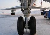 В красноярском аэропорту при взлете у самолета оторвался фрагмент покрышки