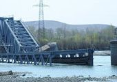Военные возведут временную переправу вместо рухнувшего в реку Абакан моста