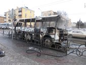 В центре Красноярска сгорел маршрутный автобус, есть видео