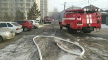 Пожар произошел в помещении автосервиса на Ястынской