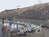 Перекрытый мост через Качу вызвал в Красноярске серьезные пробки