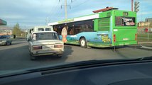 Мелкие ДТП утром парализовали движение автомобилей в Красноярске