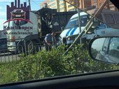Автомобиль полиции снес светофор на улице 9 Мая